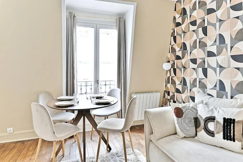 Appartement Cosy Face De Paris Montparnasse