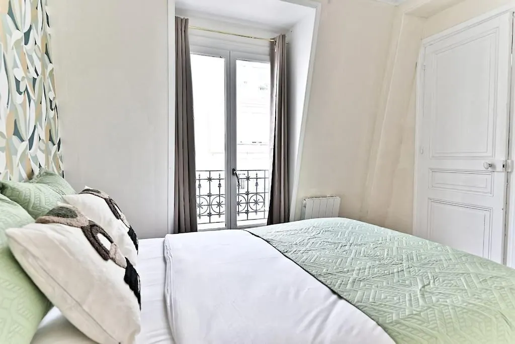 Appartement Cosy Face De Paris Montparnasse France