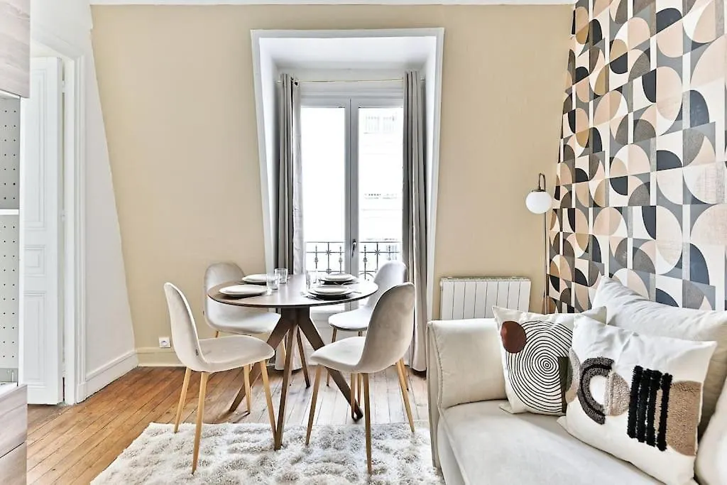 Apartment Appartement Cosy Face De Paris Montparnasse France